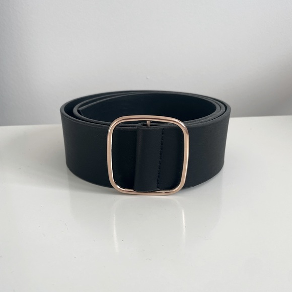 Minimalistic black leather belt NEW - Picture 3 of 4